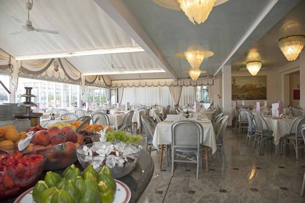 Hotel Panama Lido di Jesolo Esterno foto