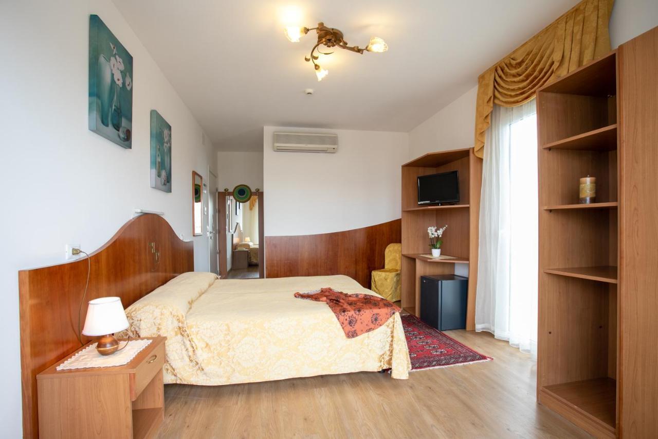 Hotel Panama Lido di Jesolo Esterno foto