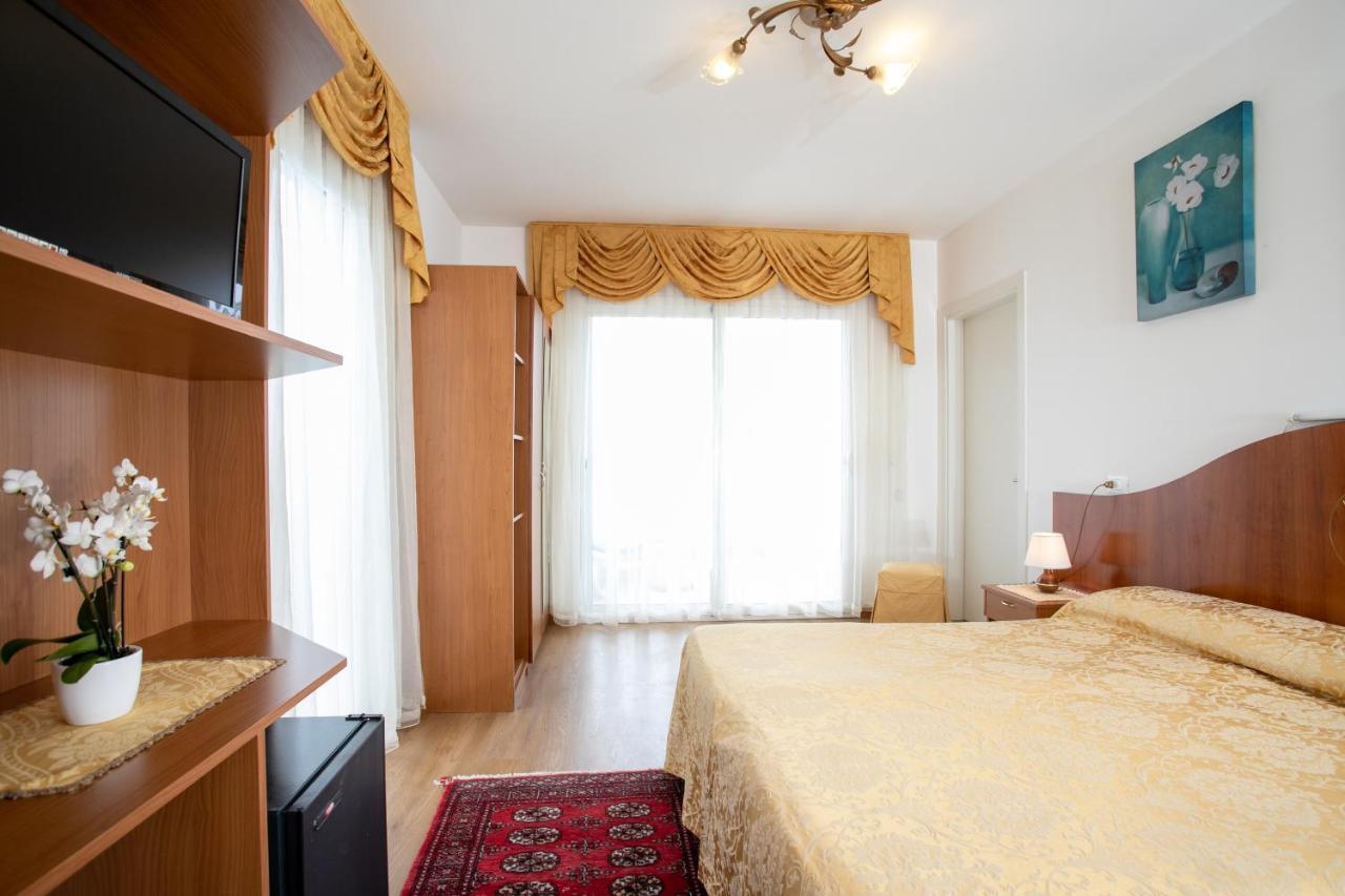 Hotel Panama Lido di Jesolo Esterno foto